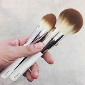 Brand new La Mer foundation and powder brush Authe
